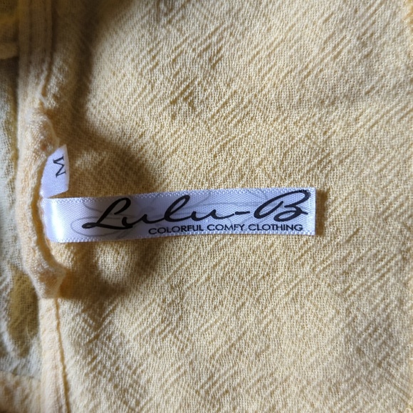 Lightweight hooded yellow Lulu B jacket - Picture 3 of 7